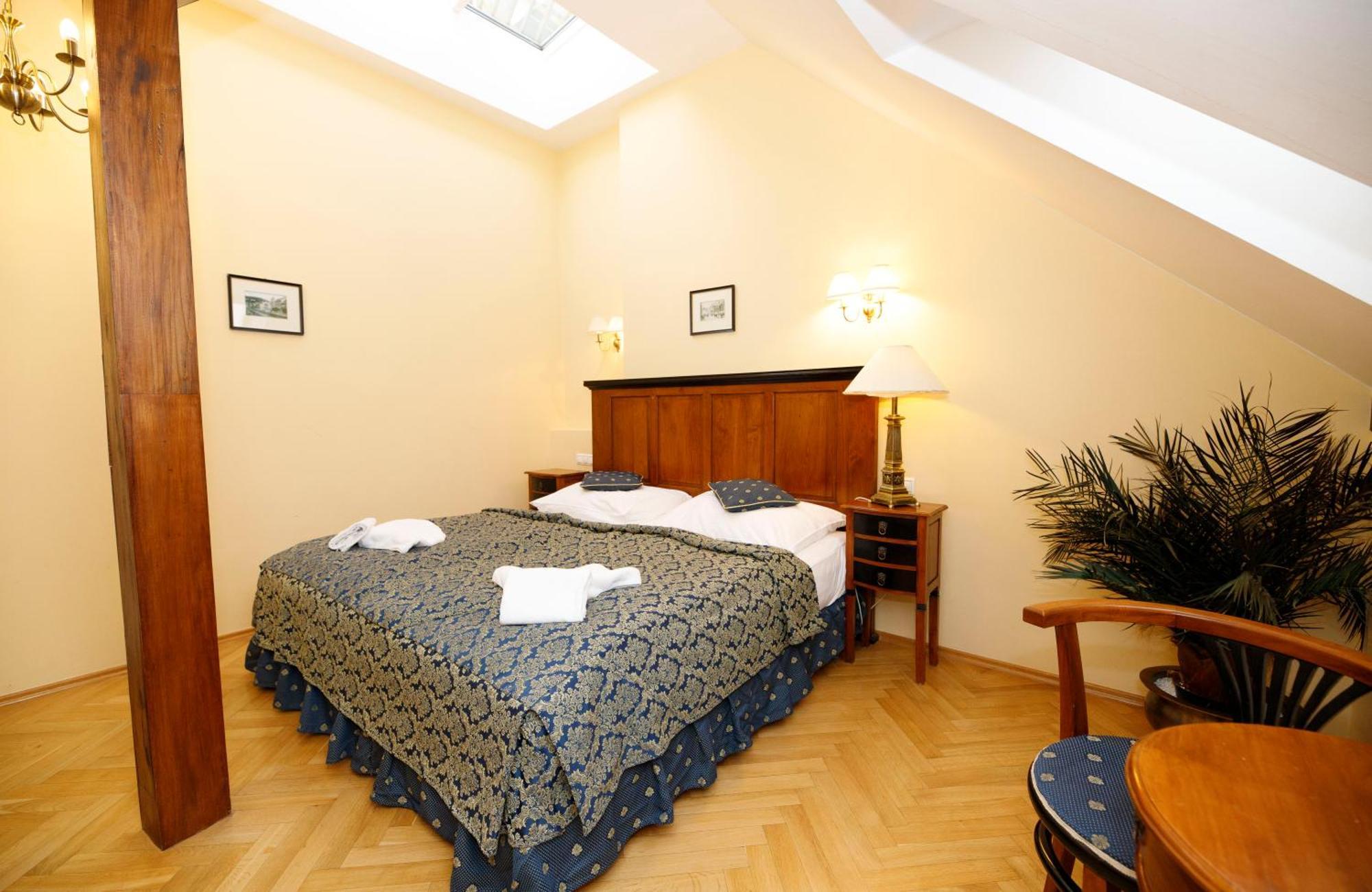 Salvator Hotel KLV Quarto foto