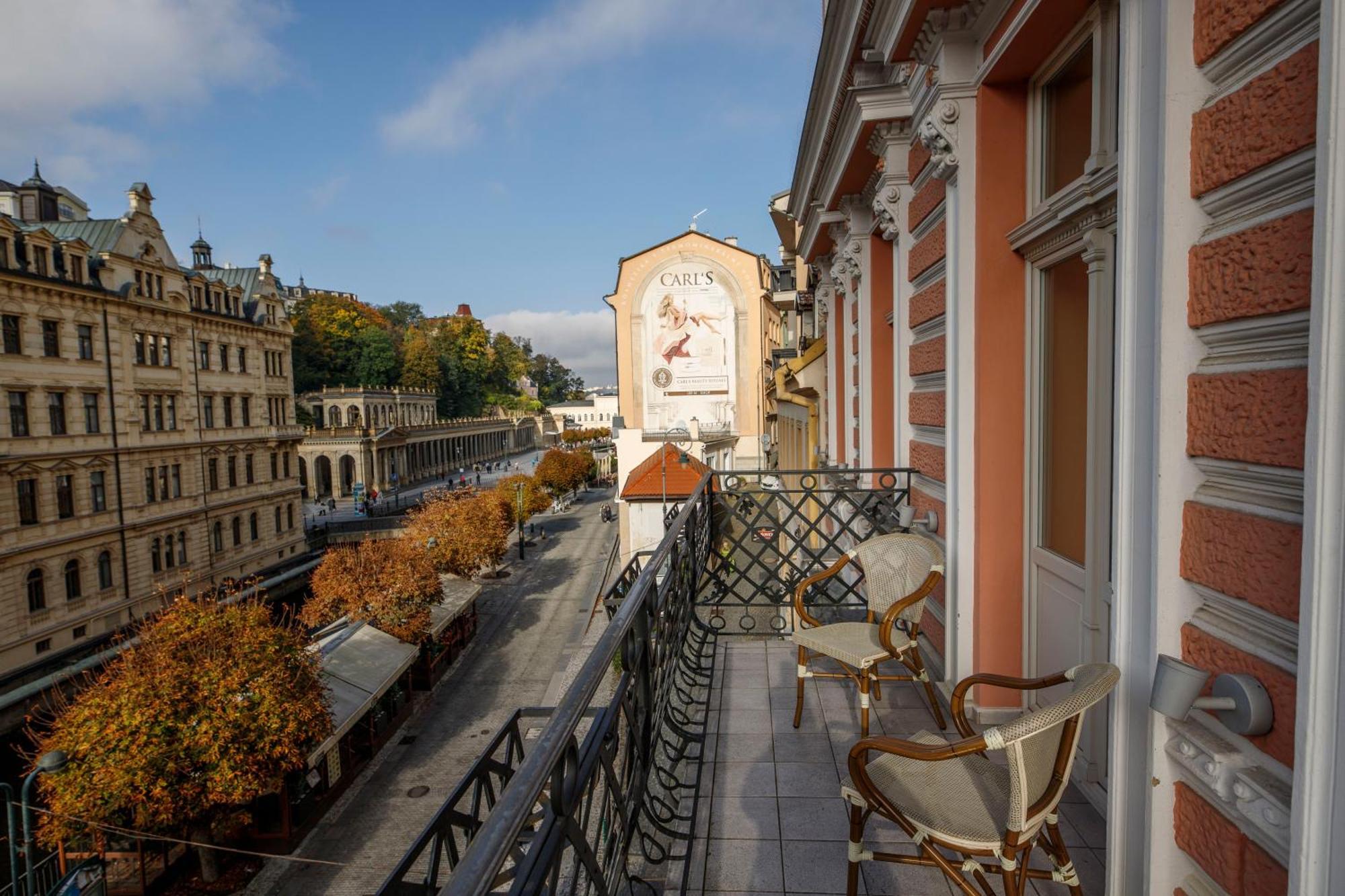 Salvator Hotel KLV Exterior foto