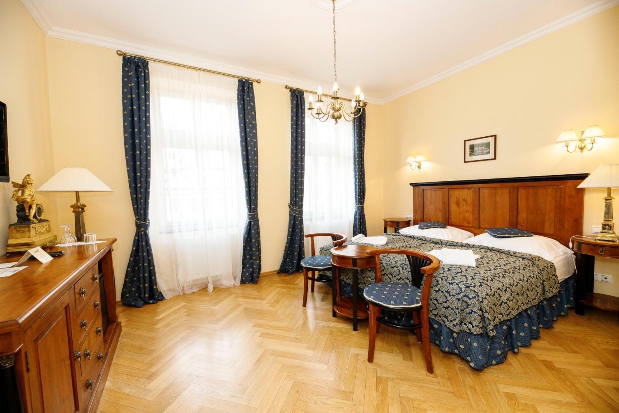 Salvator Hotel KLV Quarto foto